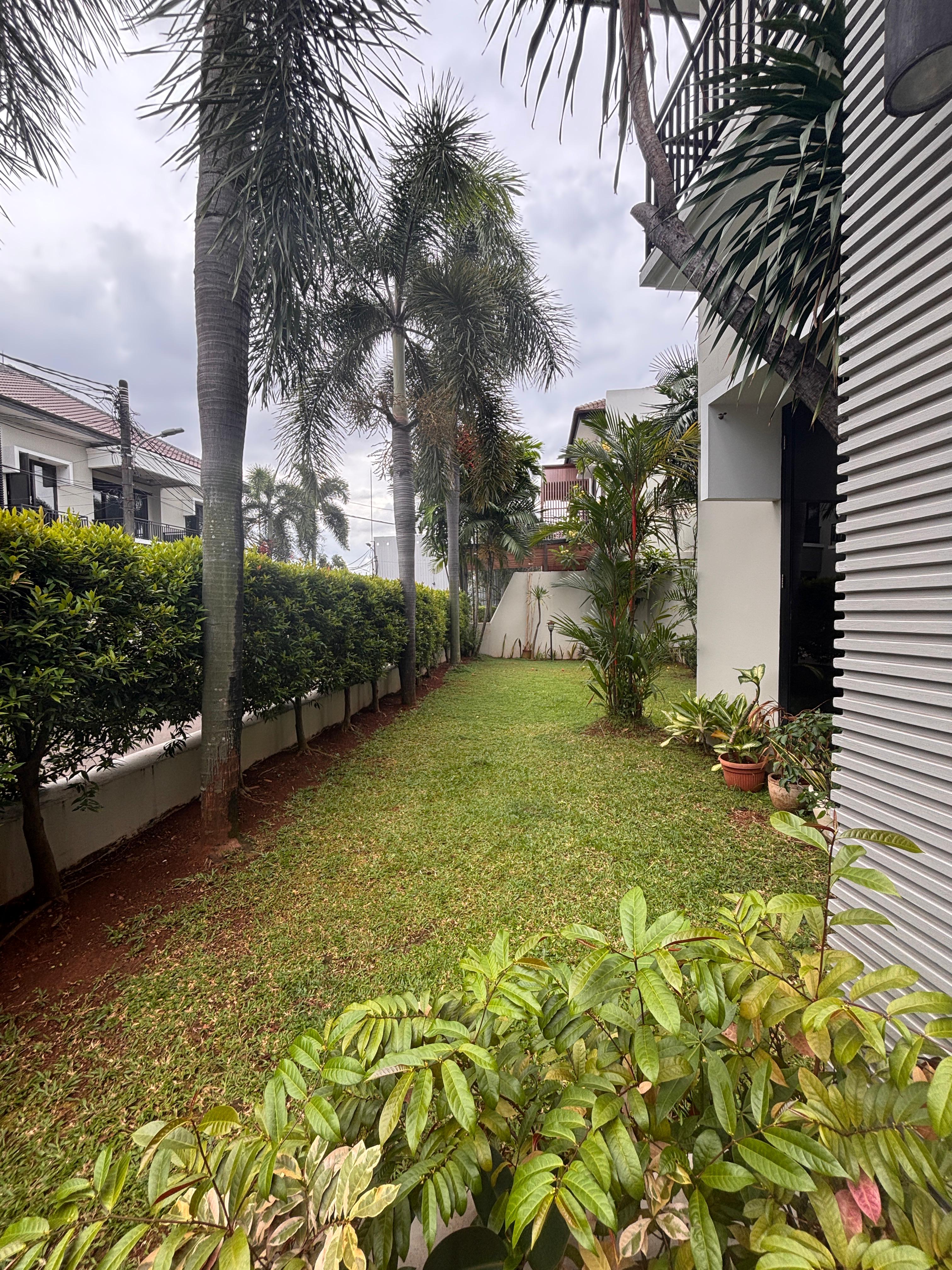 Dijual rumah siap huni dekat dengan MRT Hj.Nawi - Foto 4