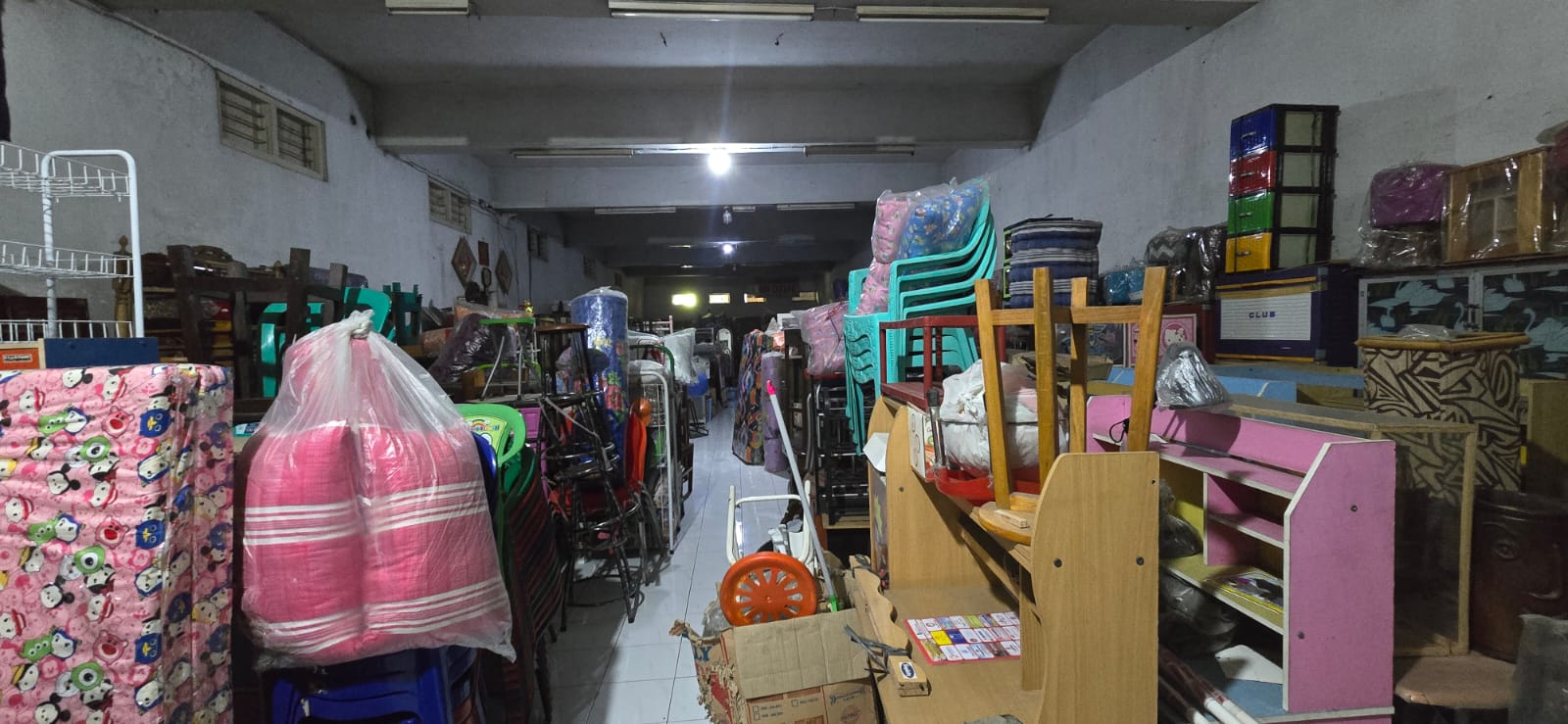 Kesempatan Emas Untuk Investasi: Rumah &amp; Toko Super 2 Lantai di daerah strategis Slamet Riyadi - Foto 2