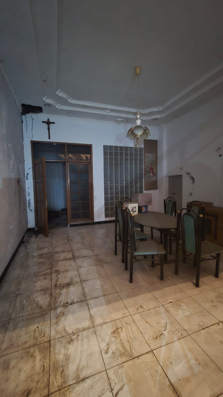 Hot Property! Ruko 2 Lantai + Tanah Luas di Lokasi Emas Slamet Riyadi, Cocok untuk Usaha dan Investasi - Foto 2