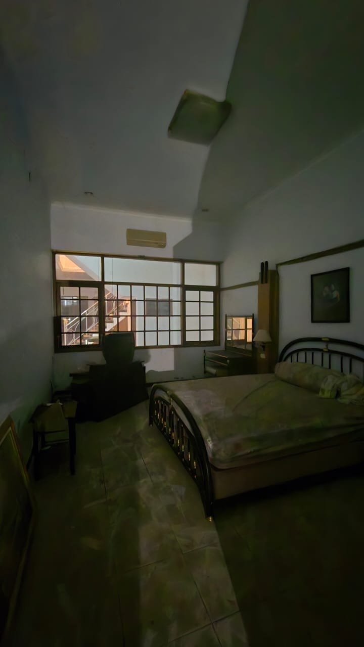 Hot Property! Ruko 2 Lantai + Tanah Luas di Lokasi Emas Slamet Riyadi, Cocok untuk Usaha dan Investasi - Foto 6