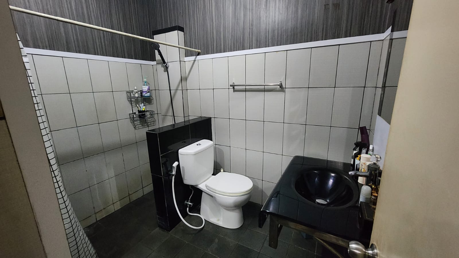 Rumah 2 Lantai Semi Furnished di Perumahan Mahkota Simprug, Tangerang - Foto 22