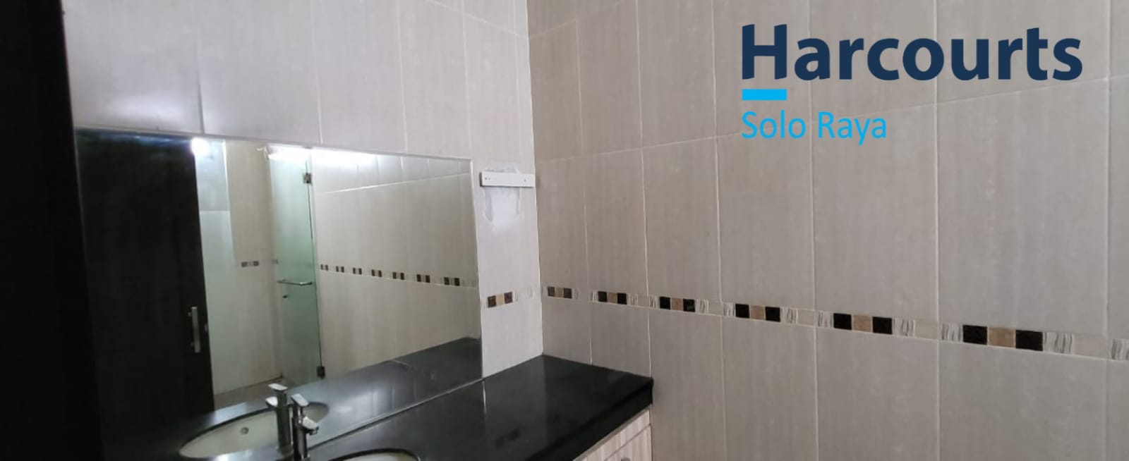 Rumah Cantik 2 Lantai Siap Huni, Lokasi Strategis di Pusat Kota - Foto 4