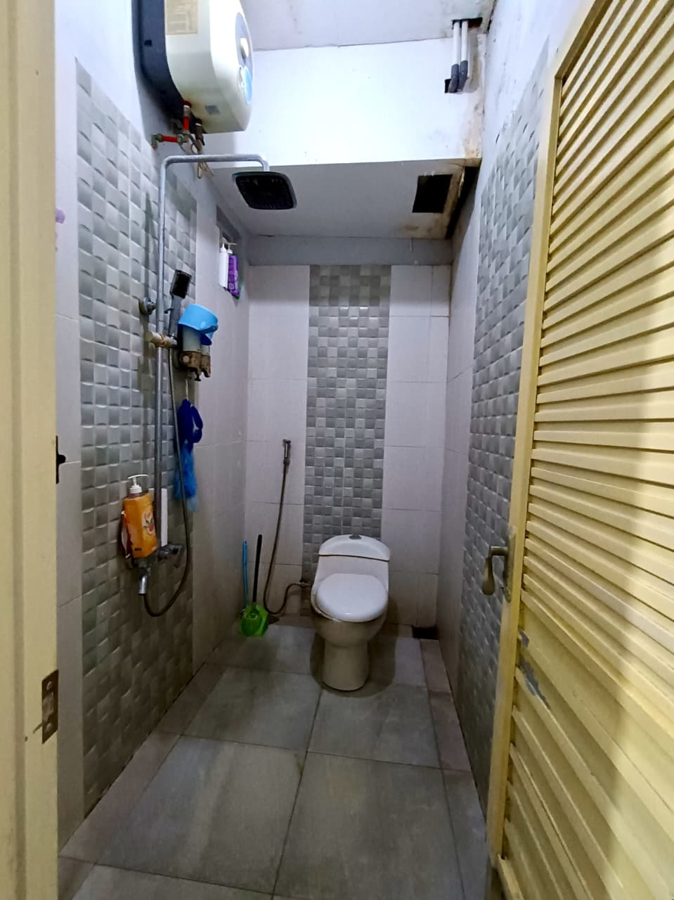 Rumah Nyaman Siap Pakai, Cocok untuk Keluarga Besar di Gonilan Kartasura, Dekat Kampus &amp; Fasilitas Publik - Foto 4