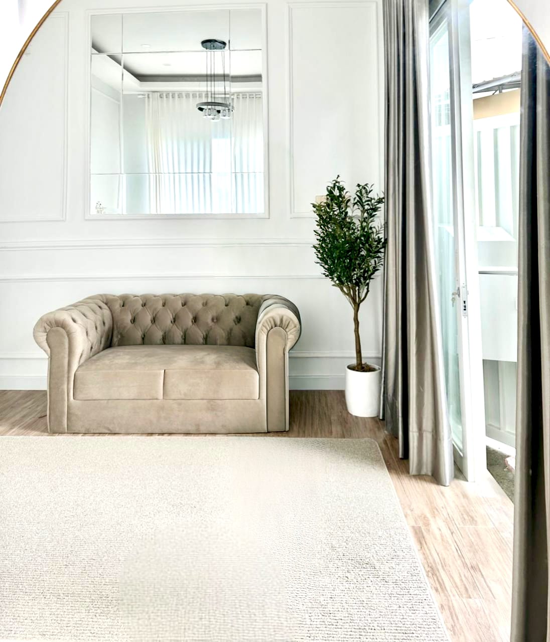 Dijual Cepat! Rumah Mewah Style American Modern Semi Furnish Dekat Palur Plaza &amp; Kampus - Foto 8