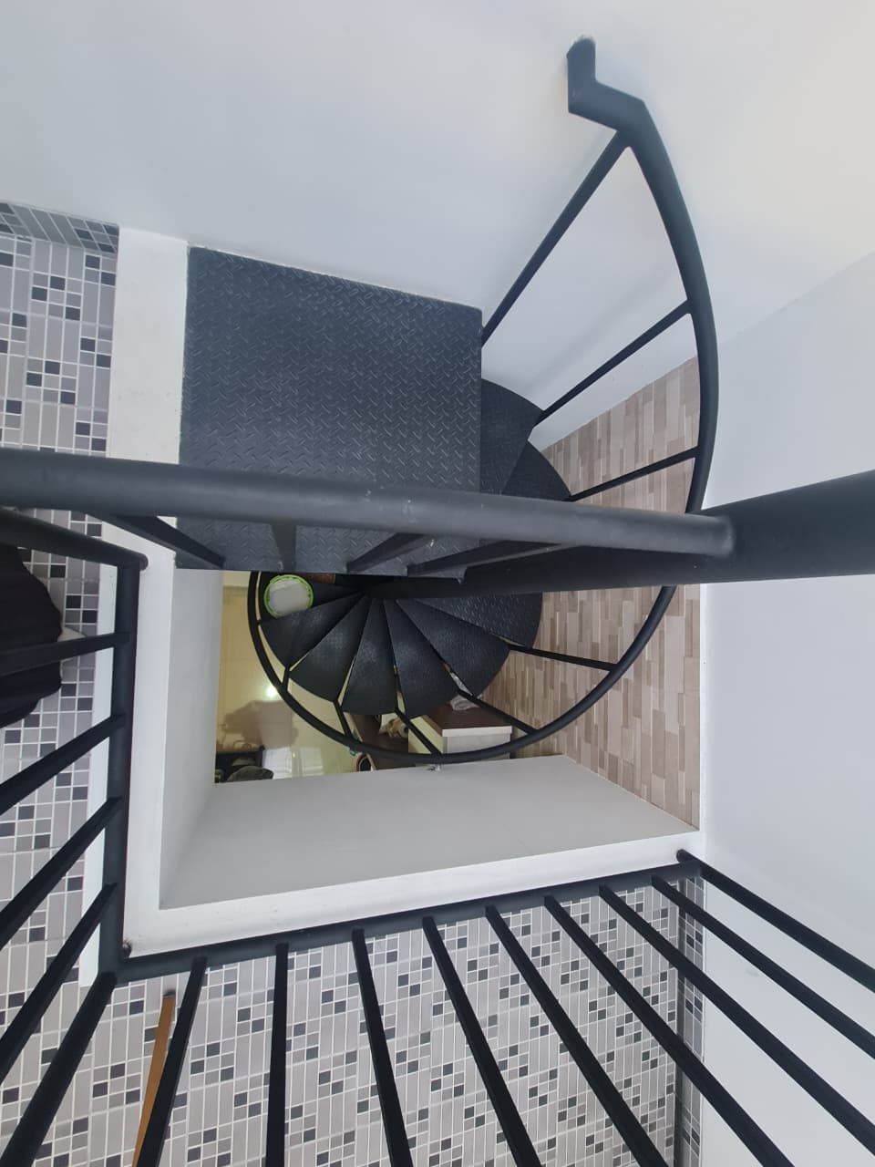 Hunian Modern 2 Lantai di Alam Sutera, Tangerang Selatan - Foto 15