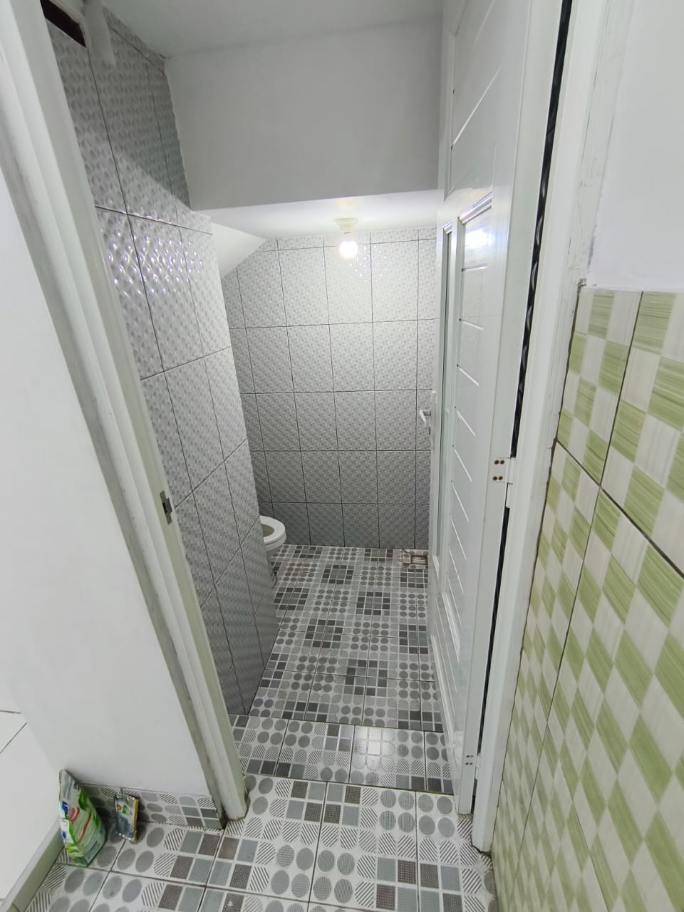 Disewakan Ruko 2 Lantai Lokasi Strategis Di Pinggir Jalan Raya, Posisi Hook Luas Cocok Untuk Ruang Usaha. - Foto 7