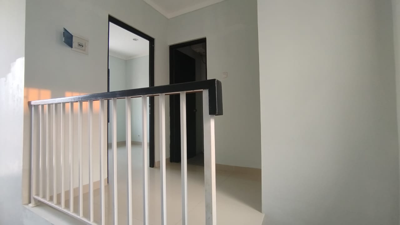 Rumah Minimalis Nempel Graha Raya Bintaro, 10 Menit Ke Tol Parigi - Foto 4