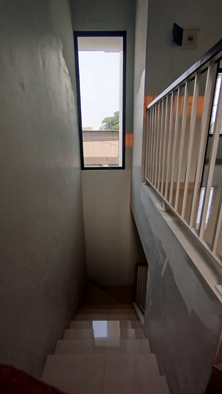 Rumah Minimalis Nempel Graha Raya Bintaro, 10 Menit Ke Tol Parigi - Foto 5