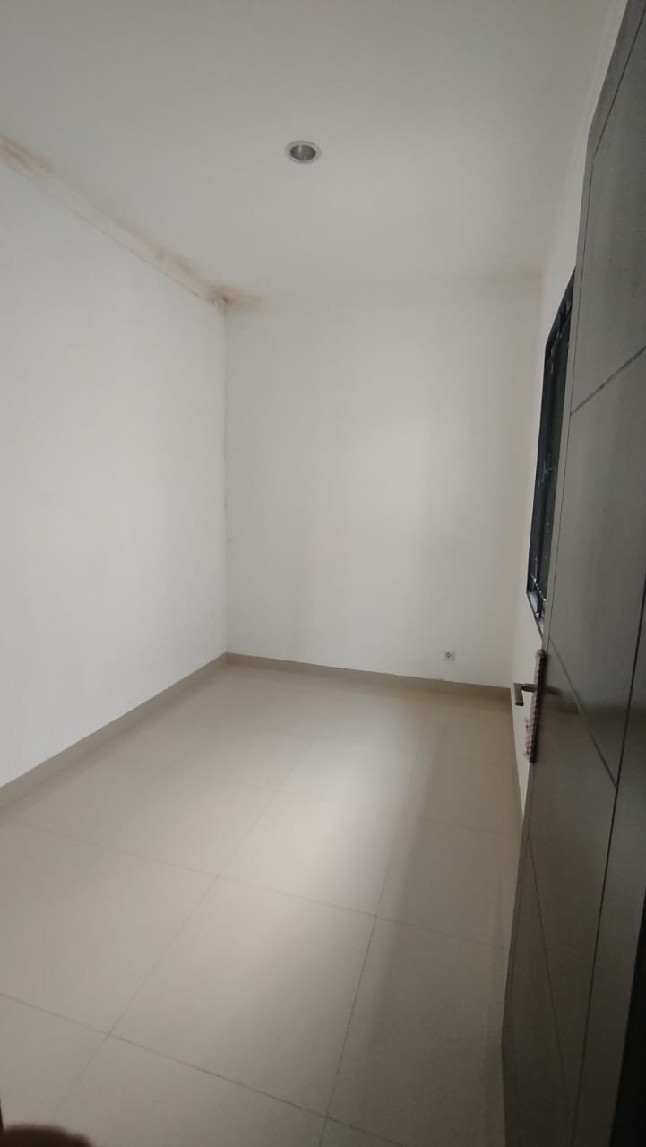 Rumah Minimalis Nempel Graha Raya Bintaro, 10 Menit Ke Tol Parigi - Foto 8