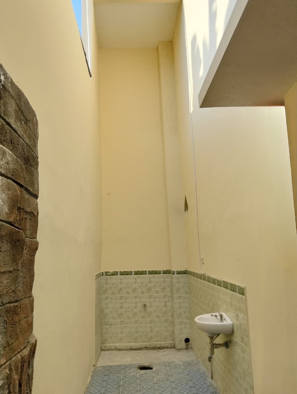 Dijual Rumah Bagus 2 Lantai. Lokasi Strategis Dekat Luwes Kartasura, Spbu, Kuliner, Hotel, dll. - Foto 6