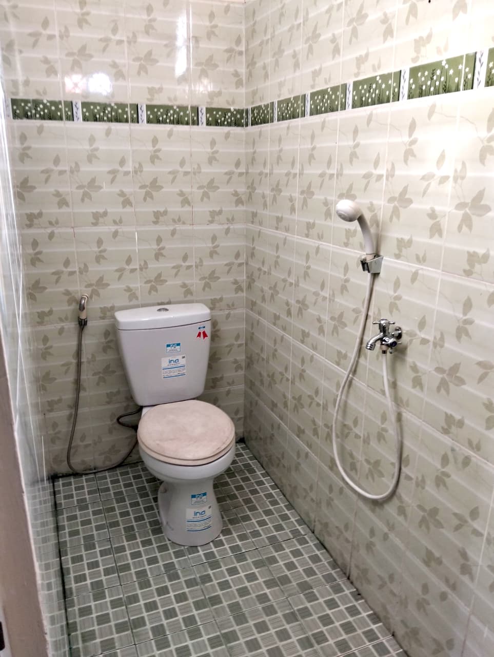 Dijual Rumah Bagus 2 Lantai. Lokasi Strategis Dekat Luwes Kartasura, Spbu, Kuliner, Hotel, dll. - Foto 3