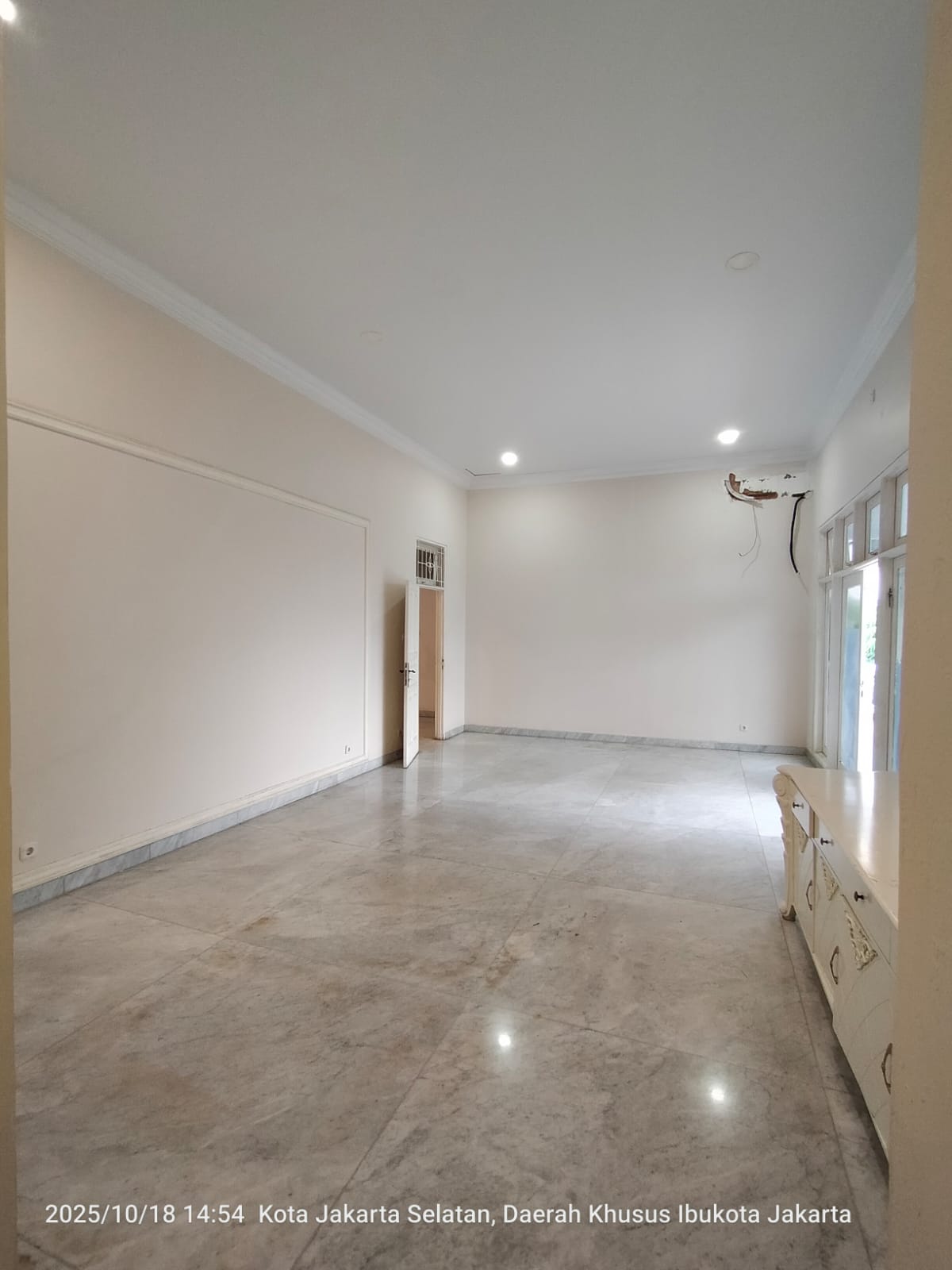 Disewakan Rumah 2 Lantai di Kebayoran Lama - Jakarta Selatan - Foto 6