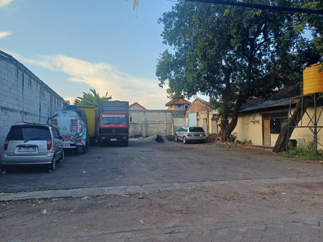 Jual Cepat Rumah Hitung Tanah Lokasi Strategis @Kutisari Selatan Surabaya